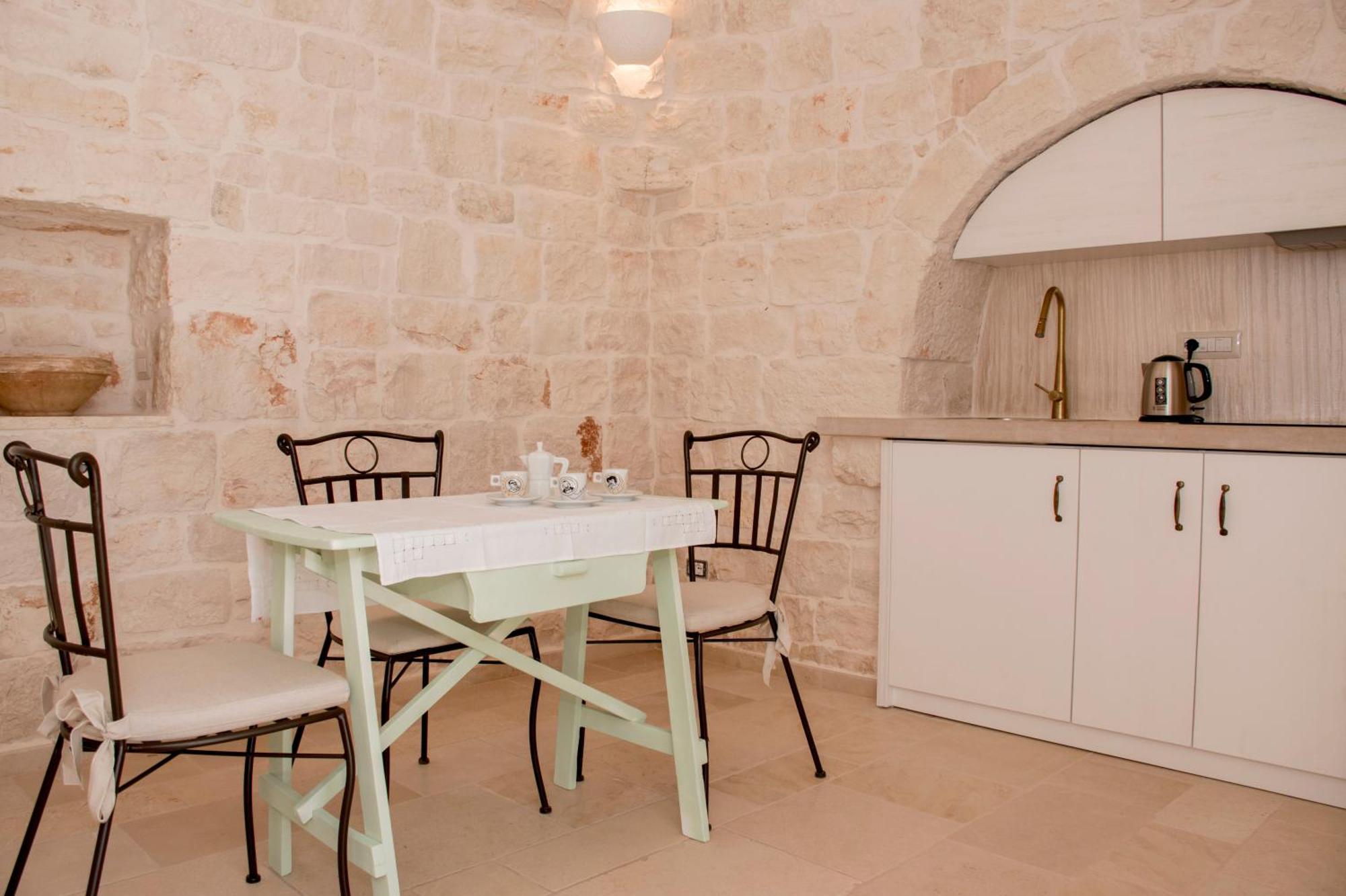 Trullo Cinquenoci Suite Locorotondo Εξωτερικό φωτογραφία