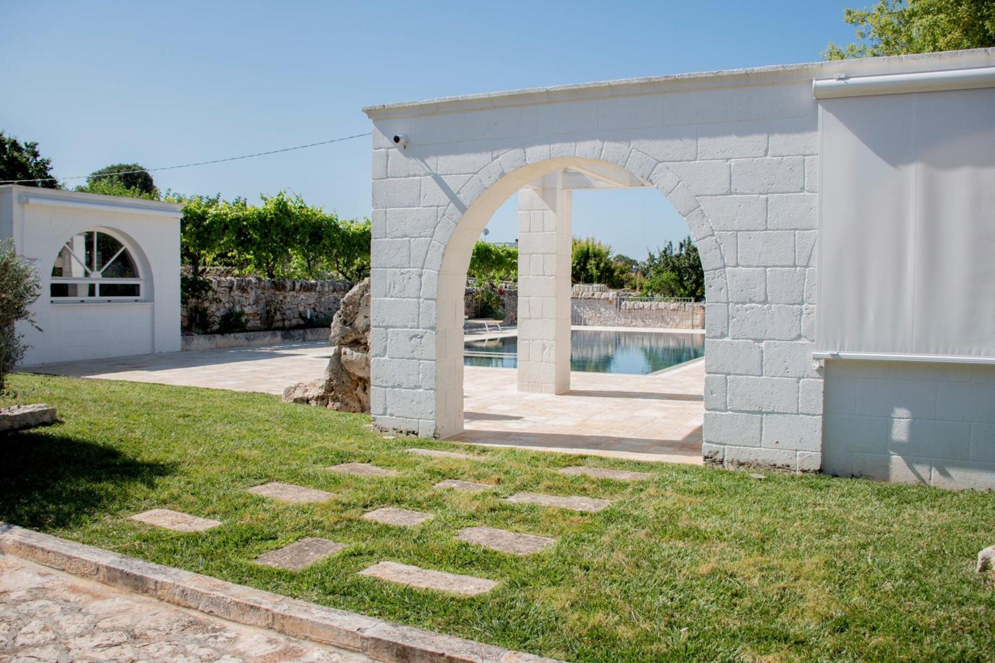 Trullo Cinquenoci Suite Locorotondo Εξωτερικό φωτογραφία